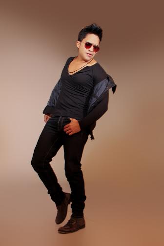 Enio (@eniolaformula) afirma: »Soy mitad  Venezolano y mitad Dominicano»