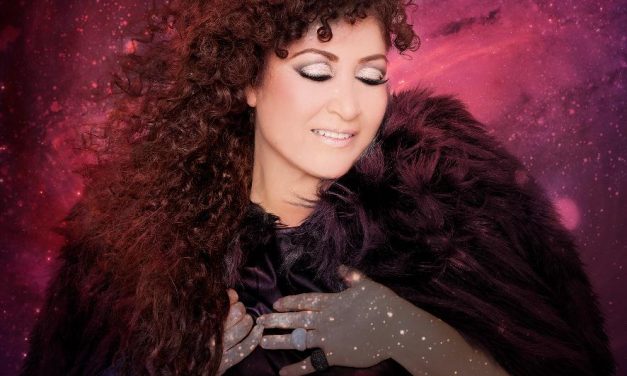 »Vaya pedazo de Rey» es el nuevo tema de Amanda Miguel