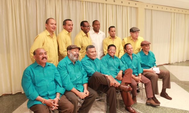 Dimensión Latina celebra sus 43 años con nuevo disco