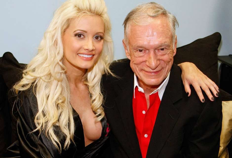 La exconejita de Playboy Holly Madison dice que su primera noche con Hefner fue miserable