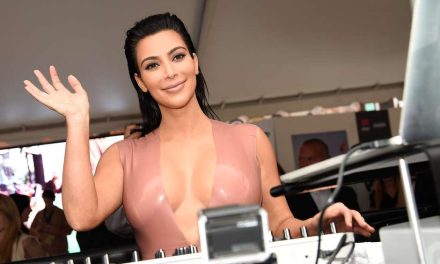 Kim Kardashian arremete contra quienes dudan de su embarazo