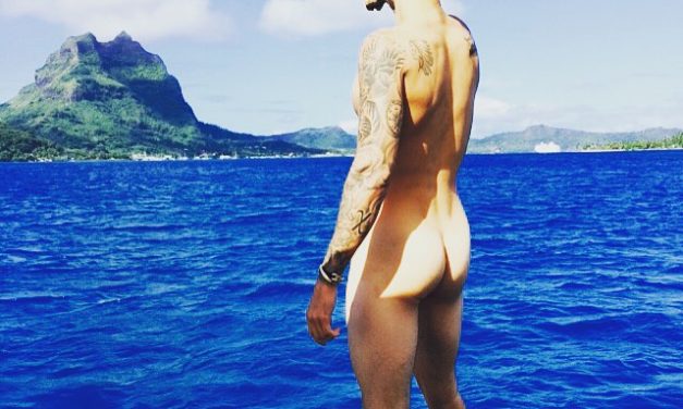 Justin Bieber comparte foto desnudo tras ataque de tiburón (+Foto)