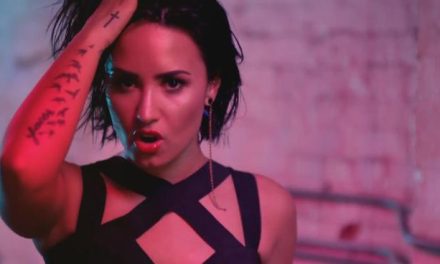 Demi Lovato saca su lado más sexy con el video »Cool for the Summer» (+Video)