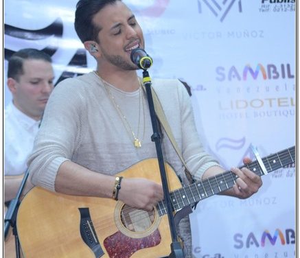 Victor Muñoz enamoró a Caracas en el inicio de su gira nacional »TE QUIERO BONITO» (+Fotos)