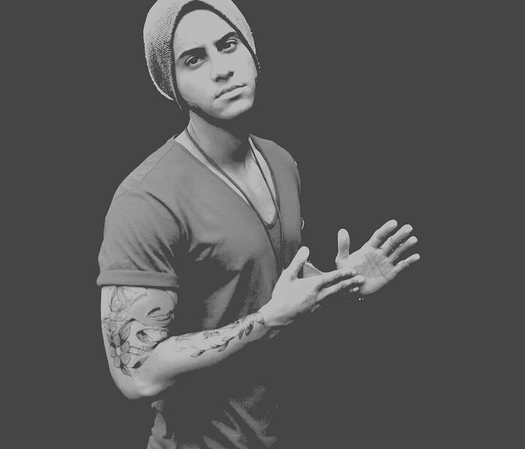 ARIS (@ArisMusica) NOS PRESENTA SU TEMA »ENTRE TU Y YO»