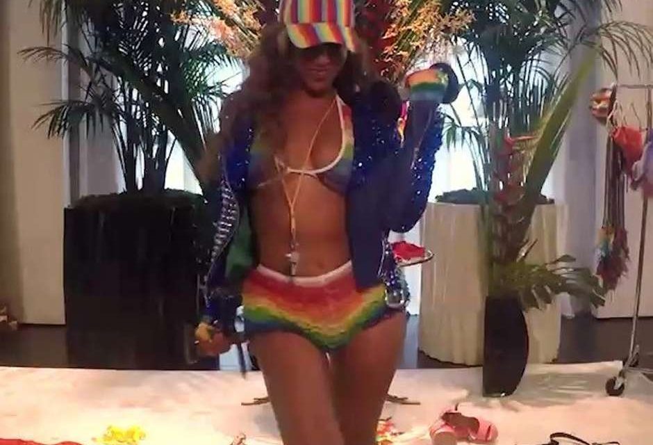 Beyoncé celebra el matrimonio gay en sexy bikini (+Foto)