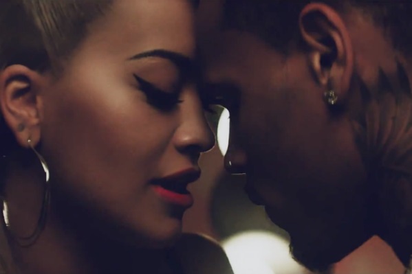 Rita Ora lanza nuevo video HOT junto a Chris Brown ‘Body On Me’ (+Video)