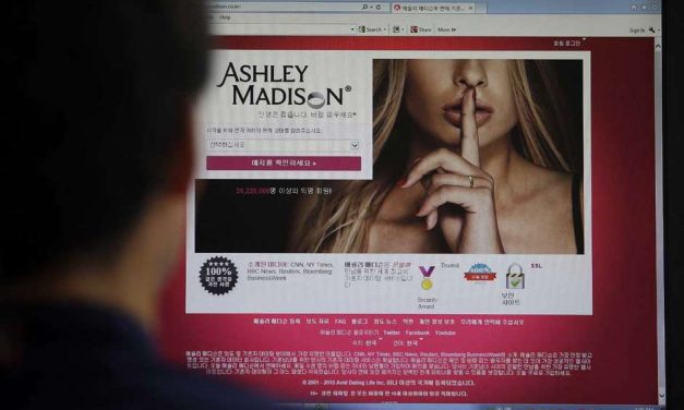 Empleados de Casa Blanca entre infieles de Ashley Madison