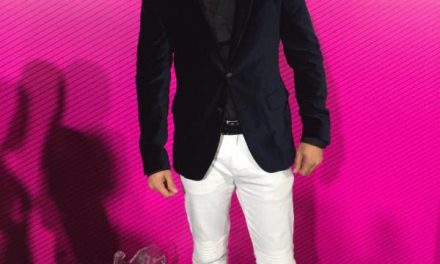 VALENTINO brilló en la alfombra de Premios Tu Mundo