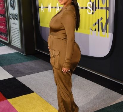 Kim Kardashian es objeto de burla en Twitter tras los VMA’s (+Fotos)