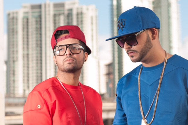 Less y Chris invitan a su »Rumba Caliente»