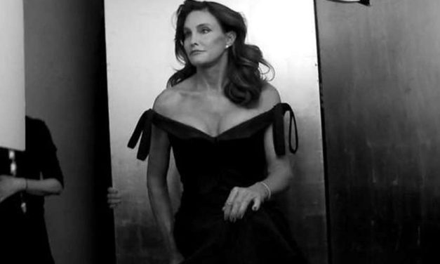 Caitlyn Jenner oficialmente cambia su nombre y sexo