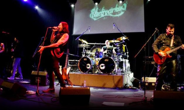Electrocirkus presenta Leyendas del Rock en Español