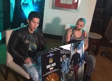 Chino & Nacho reciben disco de oro por las ventas de su Álbum Radio Universo en Colombia y Venezuela
