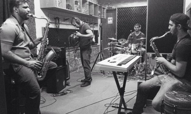 »El Café de las Seis» continua preparando su disco a orillas del Mar Caribe.