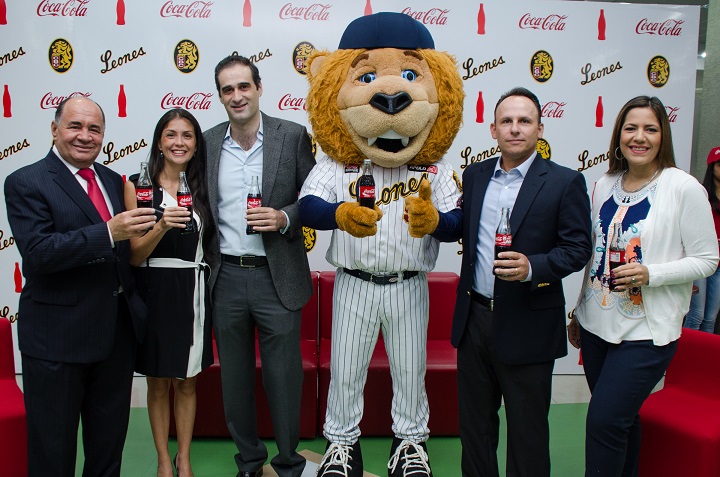 Sistema Coca-Cola y Leones del Caracas renuevan patrocinio con miras a trascender el campo de juego