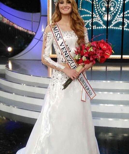 Vestida por Gionni Straccia Miss Lara conquista el Miss Venezuela