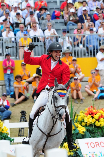 Jinete Andrés Rodríguez gana el Gran Premio de Tryon States