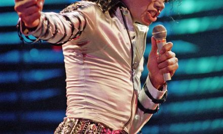 Michael Jackson es, de los muertos famosos, el más rentable