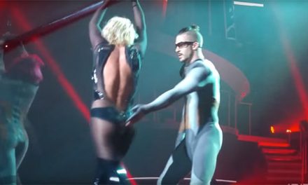 Britney Spears vuelve a sufrir un accidente de vestuario y casi muestra todo (+Video)