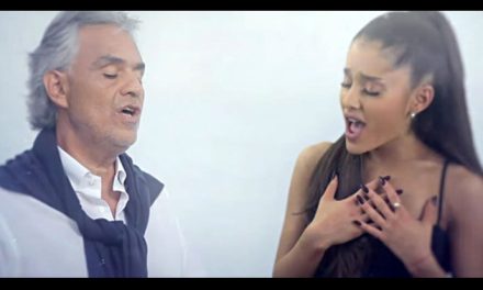 Ariana Grande y Andrea Bocelli cantan juntos en el tema »E Più Ti Penso» (+Video)