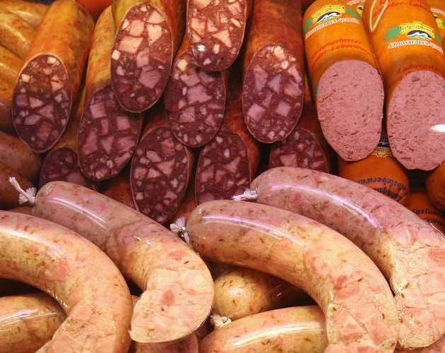 Las salchichas y el bacon, tan cancerígenos como el tabaco