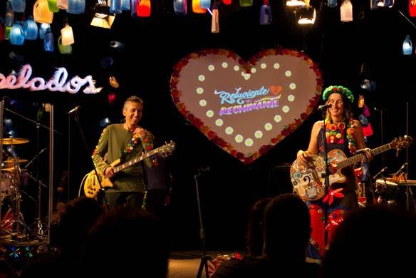 ATERCIOPELADOS PRESENTARÁ ESTE 16 DE OCTUBRE »LUZ AZUL» EN VIVO FEAT MACACO
