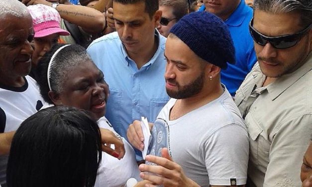 »Nacho» (@nacholacriatura) cumplió el sueño de una familia en Petare (+Fotos)