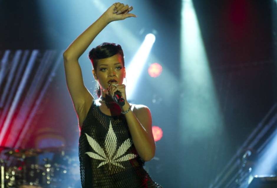 Rihanna lanza una línea de productos de marihuana bajo el nombre »MaRihanna»