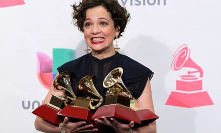 “Hasta la raíz” es la canción del año en los Grammy Latino