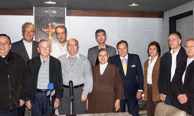 Academia de Hagiografía concede premio al grandeliga Andrés Galarraga
