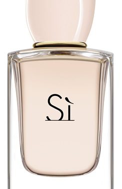 Explora un mundo de notas florales con »Sí», Eau de Toilette