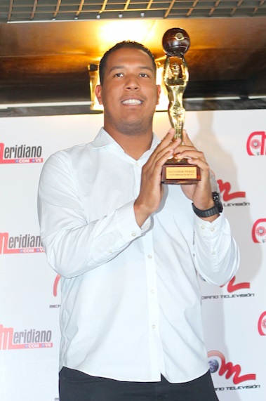 Salvador Pérez recibió el »Meridiano de Oro» como Atleta del año