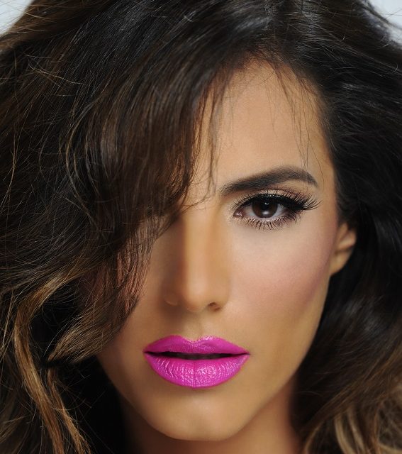 GABY ESPINO (@GabyEspino) LANZA LINEA DE LAPICES LABIALES