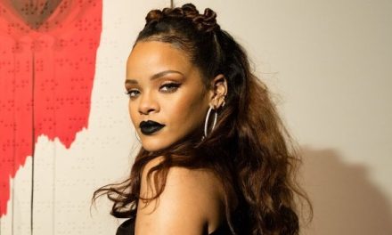 Nuevo álbum de Rihanna genera un millón de descargas en 14 horas