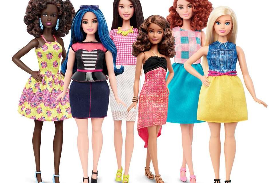 Barbie estrena cuerpo para adaptarse a la mujer real