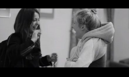 Ellie Goulding estrenó el videoclip de »Army» (+Video)