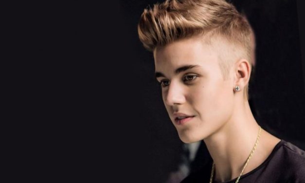 Justin Bieber coloca tres sencillos en lo más alto de la lista británica