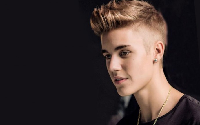 Justin Bieber coloca tres sencillos en lo más alto de la lista británica
