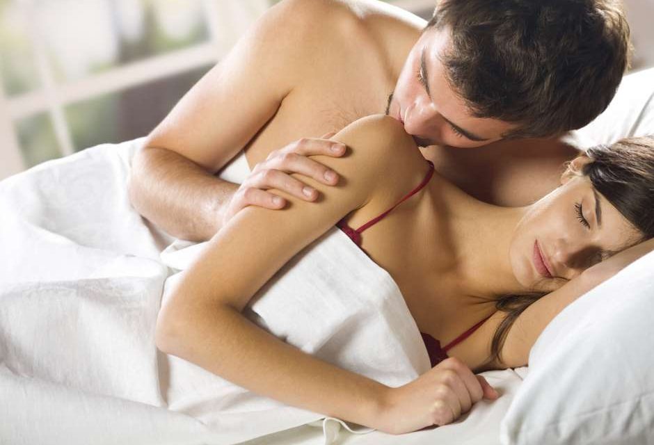 Sexo de »ladito»: ¡ideal para un orgasmo más íntimo!