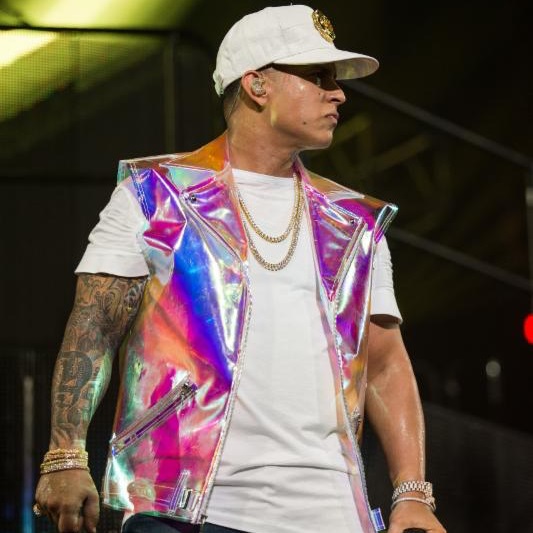 Daddy Yankee se anota el 14to #1 en su carrera con Vaivén
