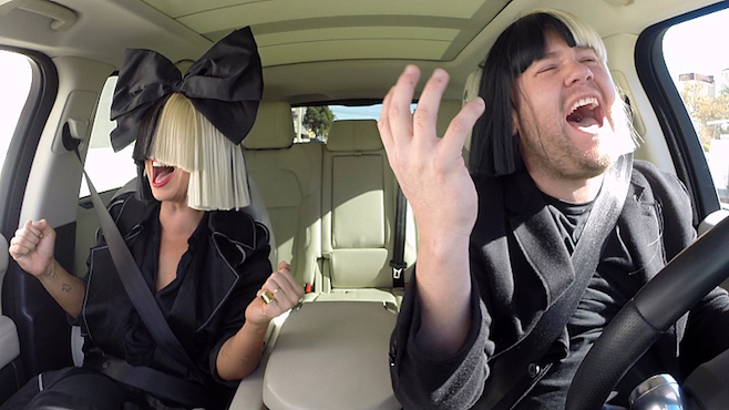 Sia canta canciones que ha escrito de una manera diferente (+Video)