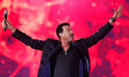 Lionel Richie transformó Viña del Mar en una fiesta de los años 80 con sus grandes éxitos