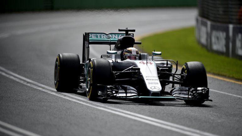 Lewis Hamilton se quedó con la primera pole de la temporada de la F1