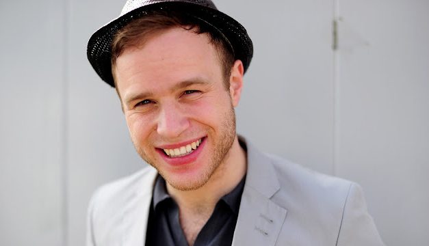 Olly Murs admite que tal vez es gay.
