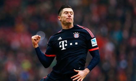 Robert Lewandowski renueva con el Bayern Múnich hasta 2021