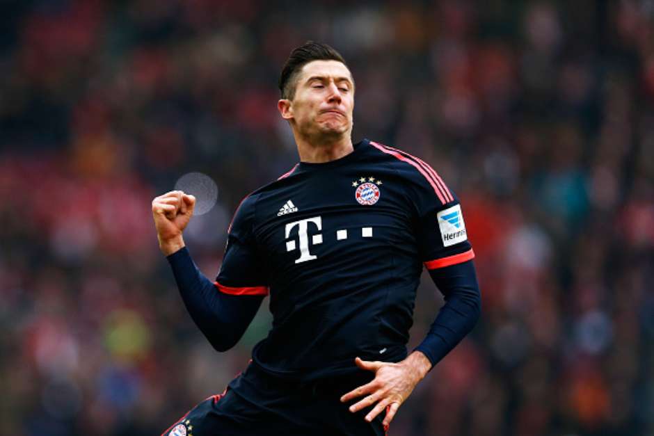 Robert Lewandowski renueva con el Bayern Múnich hasta 2021