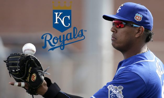 Salvador Pérez extiende con Reales de Kansas City por cinco años y 52 millones de dólares