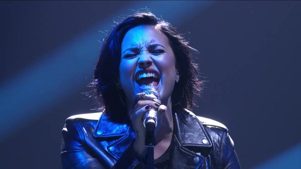 Demi Lovato interpretó »Stone Cold» y »Confident» en American Idol (+Videos)