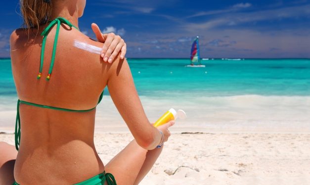 TOMAR SOL MODERADAMENTE AYUDA A CONTROLAR LA PSORIASIS